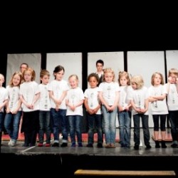Groepsoptreden (42) - Toneelvereniging Plankenkoorts 